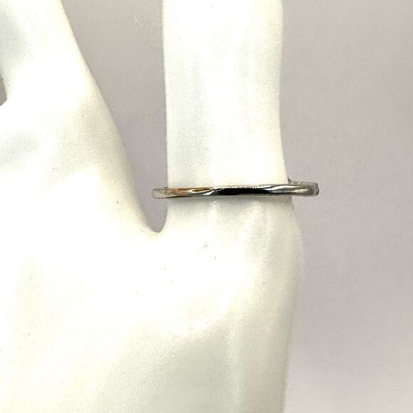 Silver heart rhinestone ring - Picture 7 of 9